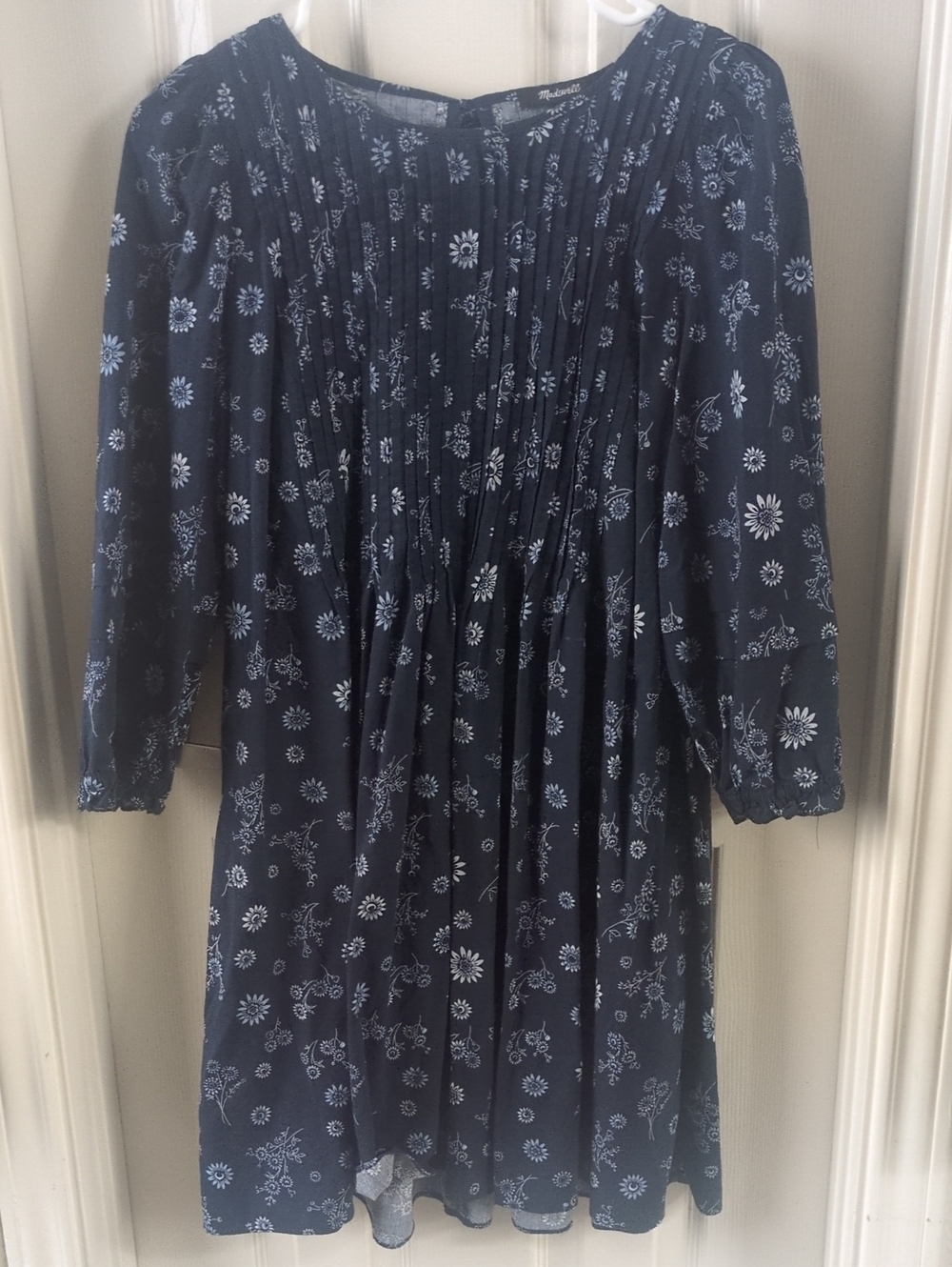 Madewell Navy and White Floral Pintuck Dress Sz M Ptp20